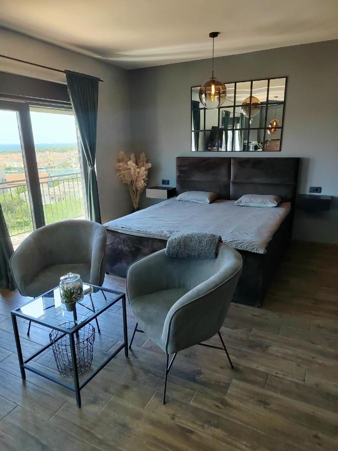 Modern With A Beautiful View Apartment